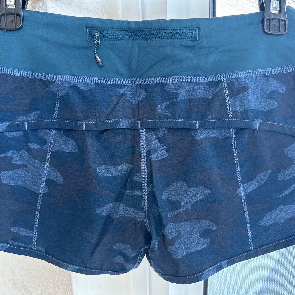 Lululemon Speed Shorts Size 2 - Picture 2 of 3
